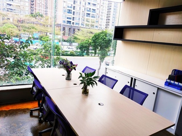 中国台湾粉底装盒机