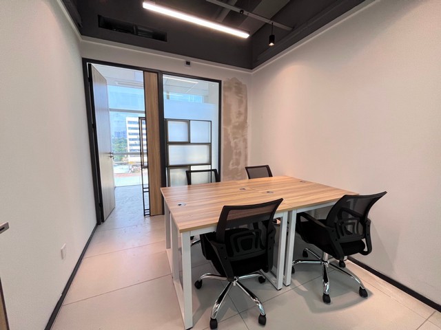 三门玻璃柜门定制多少钱